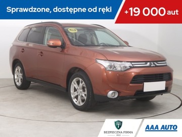 Mitsubishi Outlander III SUV Facelifting 2.0 SOHC MIVEC 150KM 2014 Mitsubishi Outlander 2.0, Salon Polska