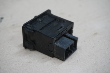 MITSUBISHI PAJERO I PŘEPÍNAČ STĚRAČE ZADNÍ 82-90R