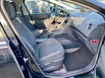 Peugeot 5008 I Minivan 2.0 HDi FAP 150KM 2013 Peugeot 5008 7- Osobowy 2.0 Diesel 150KM, zdjęcie 4