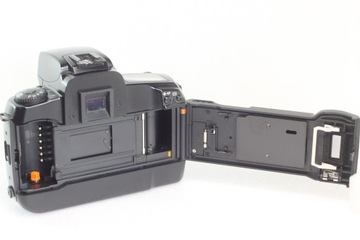 Пленочная камера Canon EOS 5 QD с кварцевым календарем и объективом EF 28–105 мм F/3,5–4,5 USM