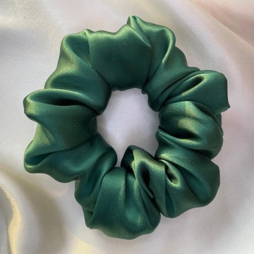 Jedwabna gumka do włosów Scrunchie zielona