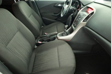 Opel Astra J Sports Tourer 1.7 CDTI ECOTEC 110KM 2012 Opel Astra 1.7 CDTI, Klima, Tempomat,ALU, zdjęcie 6