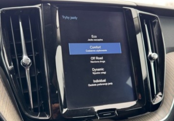 Volvo XC60 II Crossover D4 190KM 2018 Volvo XC 60 D4 190ps 4x4 FullLed El.Klapa Fotele Pamieci Skora Kamera Gwar, zdjęcie 35