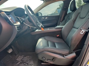 Volvo XC60 II 2024 Volvo XC 60 2024, B5 miekka hybryda, AWD Plus Dark Theme 2.0 Benzyna, zdjęcie 6