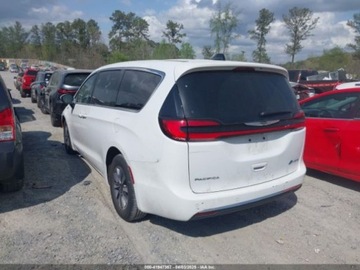 Chrysler Pacifica II 2023 Chrysler Pacifica Hybrid Touring L 2023 3.6l 3.6 Hybryda 260KM, zdjęcie 2