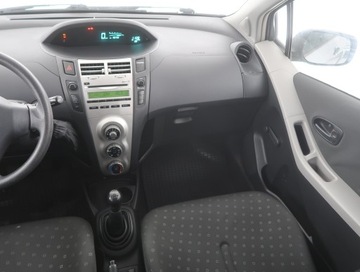 Toyota Yaris II Hatchback 5d 1.3 i VVT-i 86KM 2008 Toyota Yaris 1.3 VVT-i, Salon Polska, Klima, zdjęcie 7