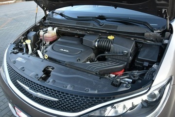 Chrysler Pacifica II 3.6 V6 291KM 2017 Chrysler Pacifica Limited 3.6 V6 291KM 2017r. Pano, zdjęcie 25