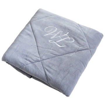 WL welurowa kołderka na łóżko kosmetyczne z logo