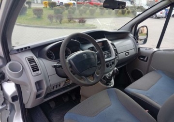 Renault Trafic II Kabina 2.0 dCi 115KM 2012 Renault Trafic Kupiony w Polsce - wersja Long - 9 foteli - 2,0 - 114 KM 2.0, zdjęcie 17