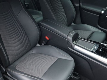 Mercedes GLA II Off-roader Facelifting 2.0 220 190KM 2025 GLA 220 4-Matic Progressive 2.0 (190KM) 2025, zdjęcie 4