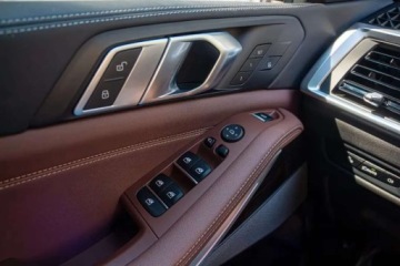 BMW X5 G05 SUV Facelifting 3.0 40i 381KM 2026 BMW X5 Pneumatyczne zawieszenie Skretna tylnia os Duzy Rabat 3.0, zdjęcie 16