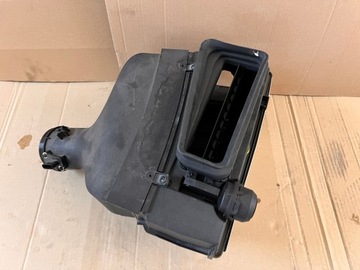 AUDI R8 4S 5.2 V10 FSI POUZDRO FILTRU 4S0133844B