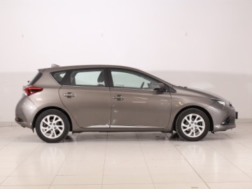 Toyota Auris II Hatchback 5d Facelifting 1.8 Hybrid 136KM 2017 Toyota Auris Hybrid, Salon Polska, Serwis ASO, zdjęcie 5