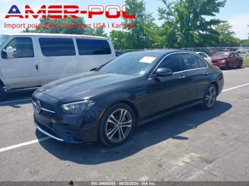 Mercedes Klasa E W213 2021 Mercedes-Benz Klasa E 350 4Matic Pakiet AMG Bogata wersja 2.0 255KM