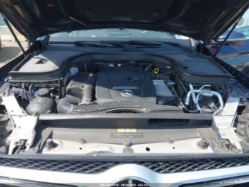 Mercedes GLC C253 2018 Mercedes-Benz GLC 300 4Matic 2018 2.0l 2.0 Benzyna 241KM, zdjęcie 8