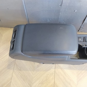 VW TOURAN III 5T 15- TUNEL ŚRODKOWY PODŁOKIETNIK EUROPA