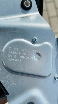BMW 2 F46 MOTOREK STĚRAČE 7356220