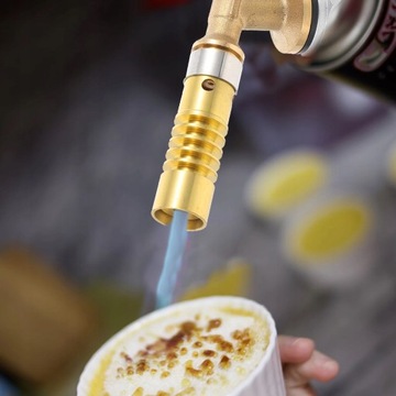 Пламя зажигалки для сварки стекла