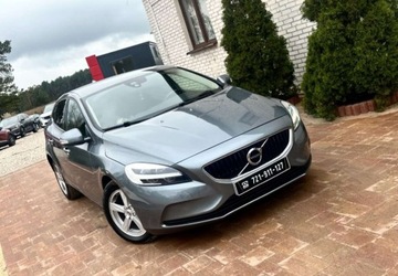 Volvo V40 II Hatchback Facelifting 2.0 D2 120KM 2018 Volvo V40 Swiatla Led 2.0 Diesel 120KM, zdjęcie 2