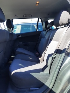 Opel Astra J Hatchback 5d 1.7 CDTI ECOTEC 110KM 2011 OPEL Astra 1.7 CDTi, I właściciel !!, zdjęcie 32