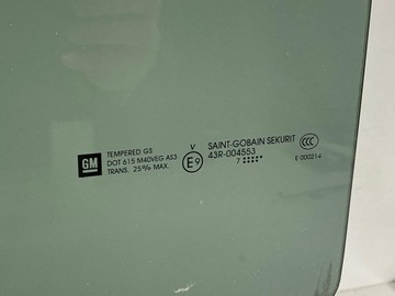 CADILLAC ESCALADE ESV EXT SKLO (OKNO) ZADNÍ PRAVÁ