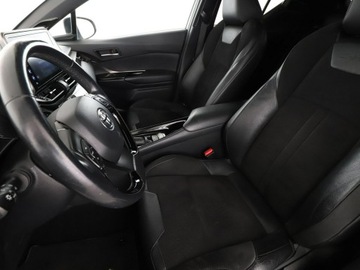 Toyota C-HR I Crossover 1.8 Hybrid 122KM 2018 Toyota C-HR navi kamera grzane fotele ACC, zdjęcie 12