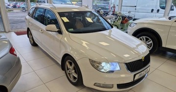 Skoda Superb II Kombi 2.0 TDI CR DPF 170KM 2011 Skoda Superb 2.0 TDI 170KM Ksenonowe reflektory 2.0 Diesel 170KM, zdjęcie 2