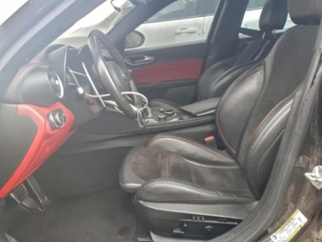 Alfa Romeo Giulia II 2017 Alfa Romeo Giulia Alfa Romeo Giulia Quadrifoglio RWD z 2017 roku od ubezpi, zdjęcie 7