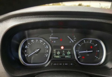 Peugeot Traveller Compact 2.0 BlueHDi 150KM 2017 Peugeot Traveller Peugeot Traveller 2.0 BlueHDi Compact Allure 2.0 Diesel, zdjęcie 12