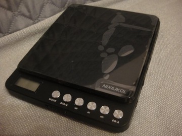 PRZENOŚNY ODTWARZACZ CD NIXIUKOL 1500mAh