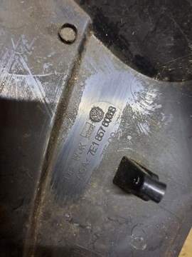 KRYT POUZDRO ZRCÁTKO LEVÝ SPODNÍ VW T5 T6 AMAROK 7E1857603B