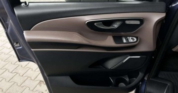 Mercedes Klasa V W447 Długi Facelifting 2.0 300d 237KM 2023 Mercedes-Benz Klasa V V300d AMG Line Dlugi 7 miejsc Kamera360 Tempomat Naw, zdjęcie 8