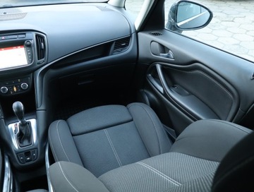 Opel Zafira C Tourer Facelifting 2.0 diesel 170KM 2017 Opel Zafira Tourer 2.0 CDTI, 167 KM, Automat, zdjęcie 7