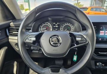Skoda Kamiq Crossover 1.0 TSI 110KM 2023 Skoda Kamiq Tempomat Aktywny, Podgrzewane Fotele, Kamera Cofania Benzyna, zdjęcie 25