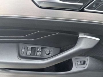 Volkswagen Passat B8 Variant Facelifting 2.0 TDI SCR 200KM 2022 Volkswagen Passat TDI 4Motion 200KM Elegance DSG LED Matrix Harman Kard, zdjęcie 11