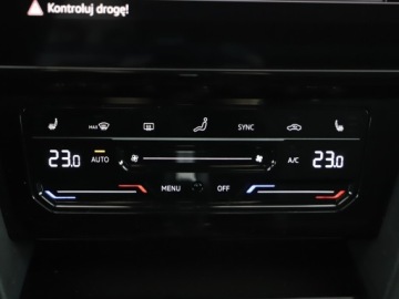 Volkswagen Arteon Fastback Facelifting 2.0 TDI 200KM 2022 Volkswagen Arteon Shooting Brake | Panorama | Kame, zdjęcie 21