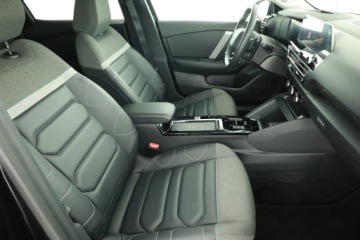 Citroen C4 III SUV 1.2 PureTech 130KM 2021 Citroen C4 1.2 PureTech, Salon Polska, zdjęcie 6