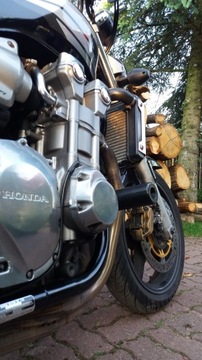 Jakie crash pady CB 1300 Super Four SC54? PERUN