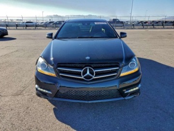 Mercedes Klasa C W205 2015 Mercedes-Benz Klasa C 2015 MERCEDES-BENZ C 250 2.0 Benzyna 241KM, zdjęcie 5