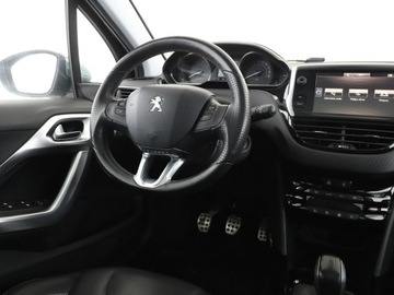 Peugeot 2008 I SUV Facelifting 1.2 PureTech 110KM 2017 Peugeot 2008 1.2 Benzyna Crossway Panorama Navi, zdjęcie 15