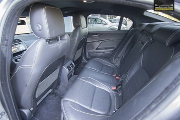 Jaguar XE Sedan Facelifting 2.0 i4P 300KM 2019 Jaguar XE Ledy / Virtual / XDRIVE / FV23%, zdjęcie 18