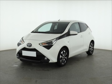 Toyota Aygo II Hatchback 3d Facelifting 1.0 VVT-i 72KM 2018 Toyota Aygo 1.0 VVT-i, Salon Polska, Klima, zdjęcie 1
