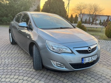 Opel Astra J Hatchback 5d 1.4 Twinport ECOTEC 100KM 2011 Opel Astra 1.4 100KM Klima 1-reka Tablet Carplay Gotowy do jazdy PL, zdjęcie 30