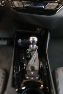 Toyota C-HR I Crossover Facelifting 1.8 Hybrid 122KM 2023 Toyota C-HR 1.8 Hybrid GPF GR Sport 1.8 Hybryda 122KM, zdjęcie 19