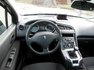 Peugeot 5008 I Minivan 2.0 HDi FAP 150KM 2011 Peugeot 5008 Allure Nawigacja Panorama Dach Head-Up 2.0 Diesel 150KM, zdjęcie 20