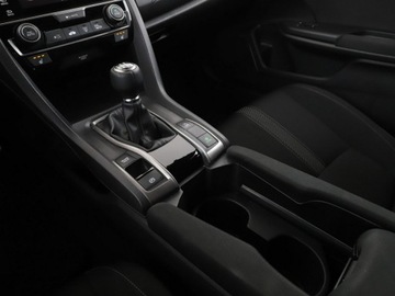 Honda Civic X Hatchback 5d 1.5 VTEC Turbo 182KM 2018 Honda Civic full LED navi virtual cocopit klima, zdjęcie 26