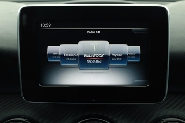 Mercedes GLA I Off-Roader Facelifting 1.6 180 122KM 2019 Mercedes GLA GLA 180, Salon Polska, Automat, zdjęcie 8