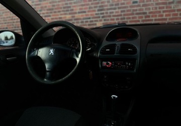 Peugeot 206 Hatchback 1.4 i 75KM 2005 Peugeot 206 Automat Klima Super stan Gwarancja w cenie Warszawa VRKF 1.4, zdjęcie 5