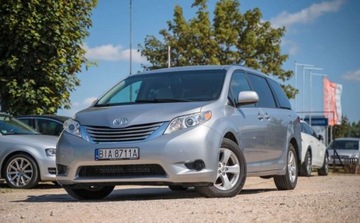 Toyota Sienna III 3.5 V6 266KM 2017 Toyota Sienna Toyota Sienna III 3.5 AUTOMAT 3.5 Benzyna 265KM, zdjęcie 1