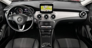 Mercedes GLA I Off-Roader Facelifting 1.6 200 156KM 2019 Mercedes-Benz GLA Salon PL Od Dealera Czujniki Tempomat CarPlay Android FV, zdjęcie 18